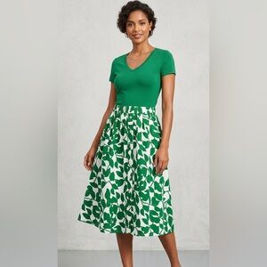 KATE SPADE Leaf Print button down Skirt with elastic waist Size 4